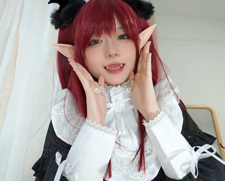 迷之呆梨红兜兜超萌cosplay大咖，喜欢的不要错过